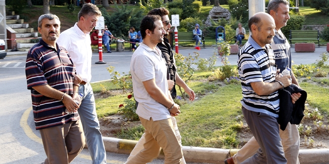 Eskişehir'de, 2'si mühendis, 5 kamu görevlisi tutuklandı