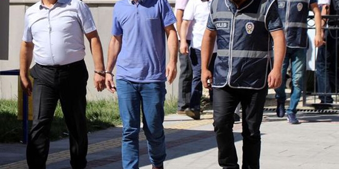 Malatya'da 4'ü komiser yardımcısı 6 polis tutuklandı