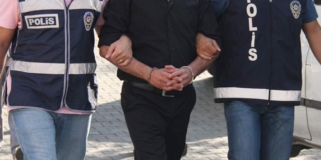 Batman'da gözaltına alınan 8 polis tutuklandı