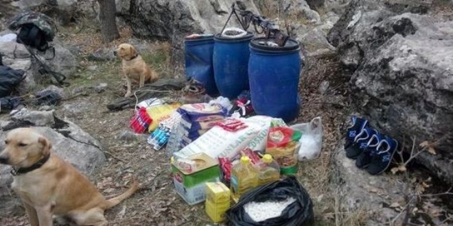 Muş'ta PKK'ya ait sığınak ve yaşam malzemesi bulundu