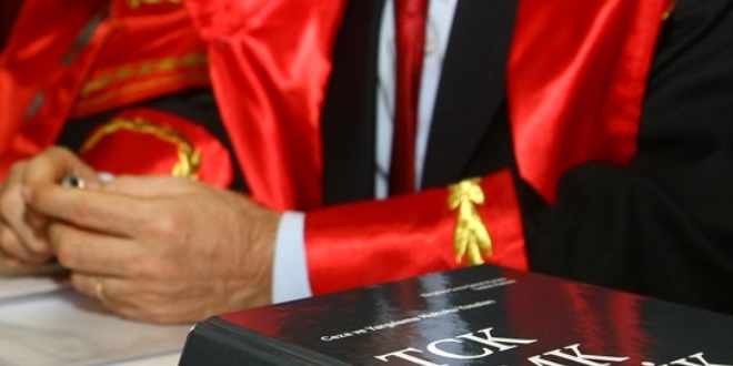 'İlahiyat mezunu olduğum için devlet memuru olamıyordum'