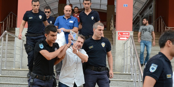 Kocaeli'de 8 emniyet mensubu tutukland