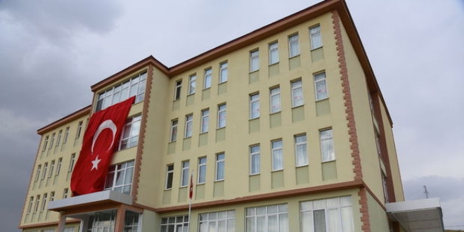 FETÖ'nün kapatılan okuluna şehidin ismi verildi