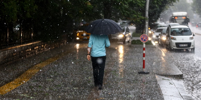 Ankara'da dolu ya hayat olumsuz etkiledi