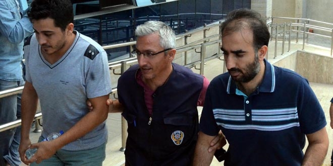 Zonguldak'ta 9 kamu ve akademik personel tutukland