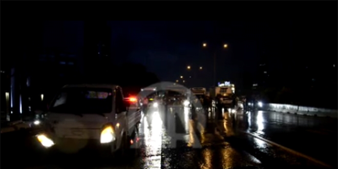 İstanbul'da sağanak yağış, hayatı olumsuz etkiledi