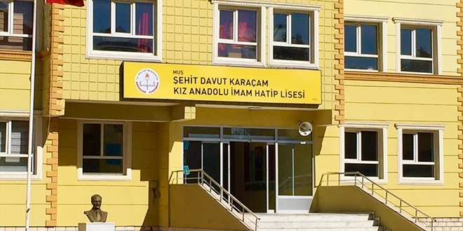 FETÖ'nün kapatılan okuluna şehidin ismi verildi