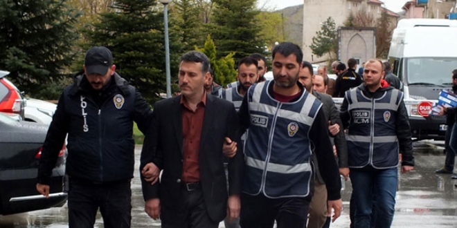 Kahramanmara'ta eitli rtbelerden 37 emniyet mensubu tutukland