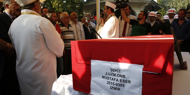 Şehit Uzman Onbaşı Eser, İzmir'de toprağa verildi