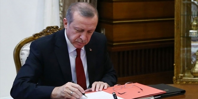 Erdoğan, Anayasa Mahkemesine 2 yeni üye seçti