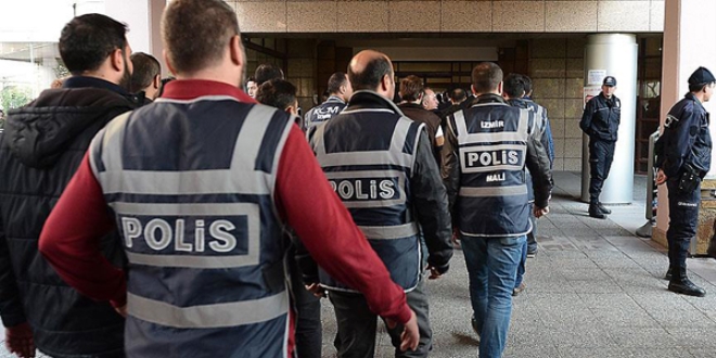 Mersin'de FET'den 23 polis tutukland