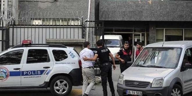 Serbest bırakılan 10 infaz koruma memuru gözaltına alındı