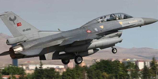 Türk jetleri YPG'nin cephanesini vurdu