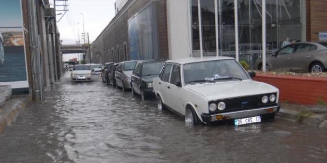 Zonguldak'ta sağanak yağış hayatı olumsuz etkiledi