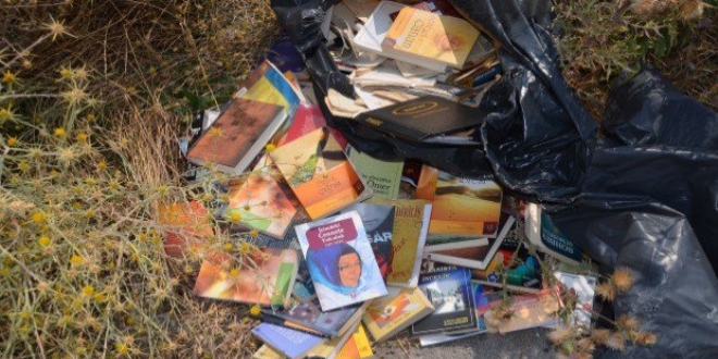 Ağaçlık alanda Gülen'e ait kitap, dergi, CD ve dökümanlar bulundu