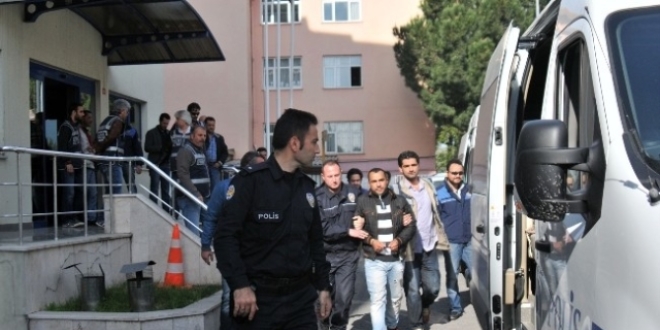 Aksaray'da FET'den adliyeye sevk edilen 17 kii tutukland