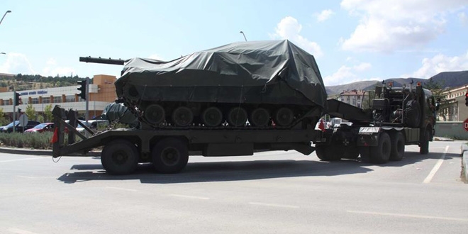 Ankara'dan çıkarılan zırhlı araçlar Çankırı'ya götürülüyor