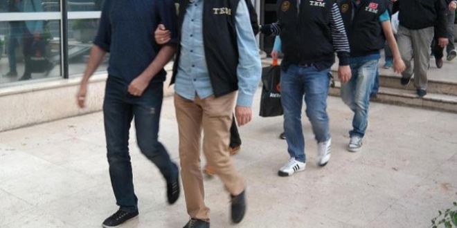 Bilecik'te 1'i polis, 3 kişi gözaltına alındı