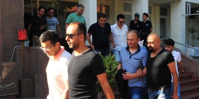 Zonguldak'ta 2 imam,1 müezzin,3 işadamı ile 4 esnafa gözaltı