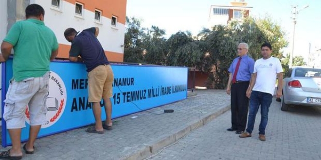 FETÖ'nün okuluna 'Milli İrade' tabelası asıldı