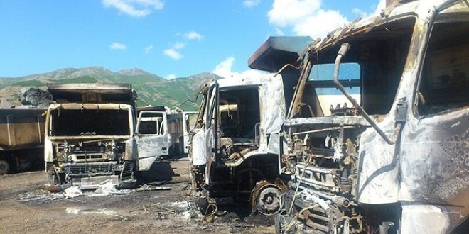 Bitlis'te PKK'llar 11 arac atee verdi