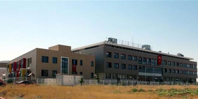 PKK saldırısına uğrayan Emniyet Müdürlüğü, FETÖ okuluna taşındı