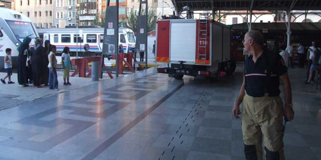 İzmir-Söke seferini yapan yolcu treninde yangın