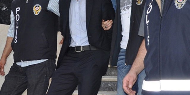 Bitlis'te FET'den gzaltna alnan bakomiser tutukland