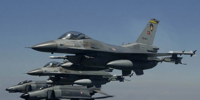 TSK Hakkari Çukurca kırsalına hava harekatı düzenledi