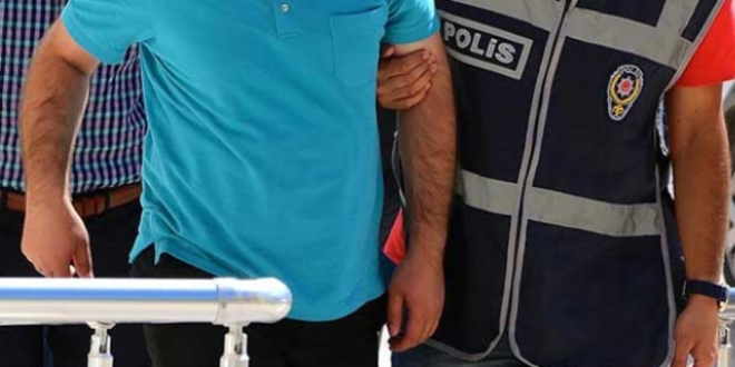 Bursa'da FET'den 3 retmen tutukland