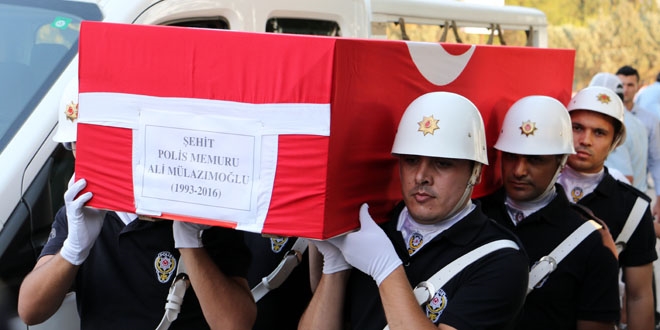 Şehit polis Ali Mülazımoğlu, son yolculuğuna uğurlandı