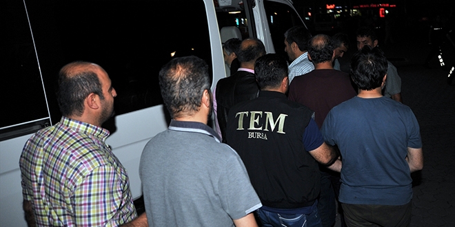 Bursa'da, 5 öğretmen ve işadamı tutuklandı