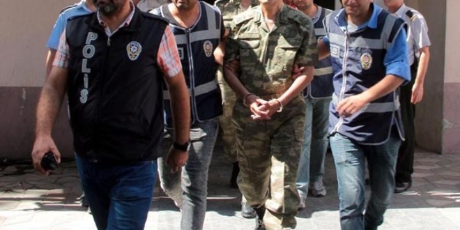 Edirne'de 2'si albay, 7 rtbeli asker adliyeye sevk edildi