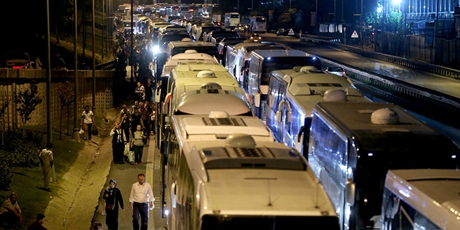 İstanbul Otogarı'nda büyük yoğunluk