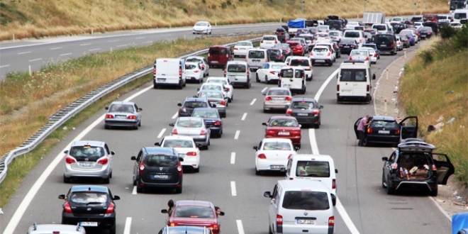 Ankara istikameti TEM otoyolunda bayram yoğunluğu