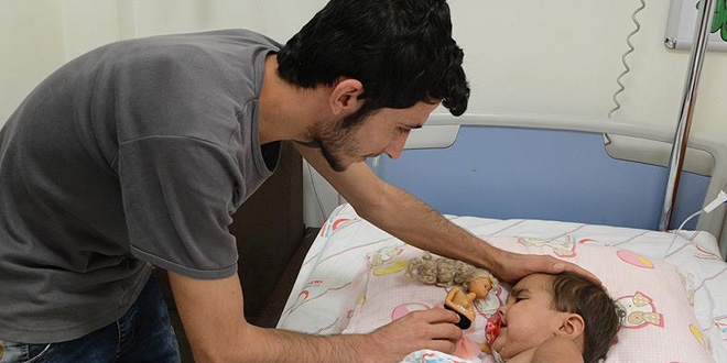 Öksüz Mamia'ya hemşire ve doktorlar sahip çıktı