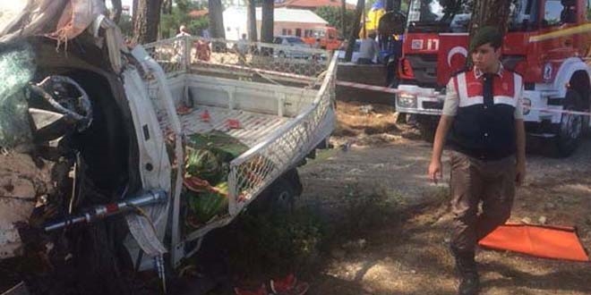 Denizli'de trafik kazaları: 3 ölü, 3 yaralı