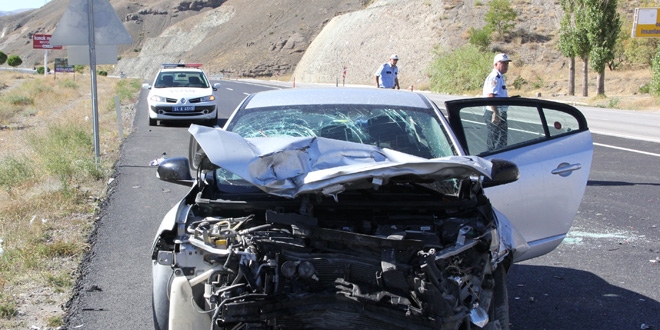 Erzincan'da trafik kazası: 9 yaralı