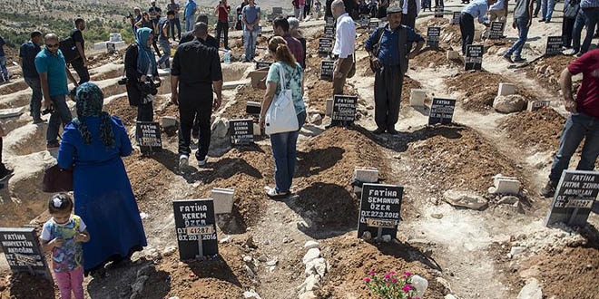 Terör saldırısında yaşamını yitirenler ziyaret edildi