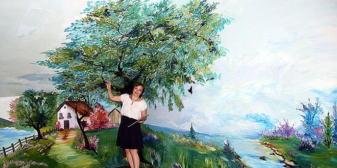 Resim öğremeni kentteki tüm okul duvarlarını 'tuval' yaptı