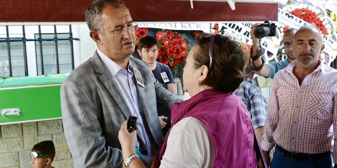 CHP İzmir Milletvekili Sertel'in annesi defnedildi