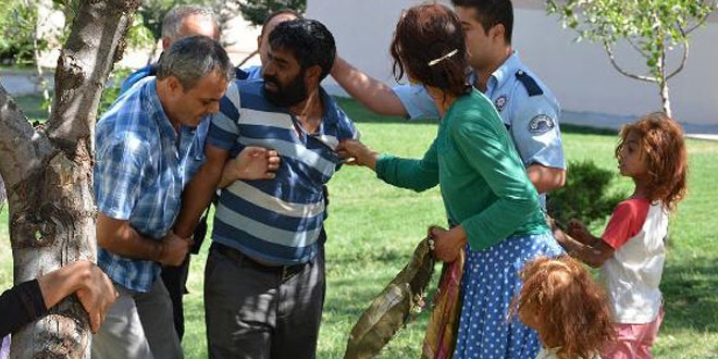 Adıyaman'da Dilenciler polisi darp etti
