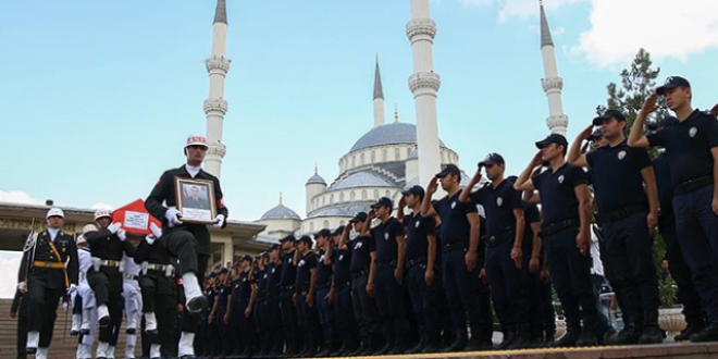 'Fırat Kalkanı' şehitleri son yolculuklarına uğurlandı
