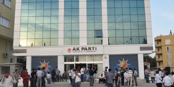 FETÖ soruşturmasında 2 AK Partili'nin üyeliği düştü