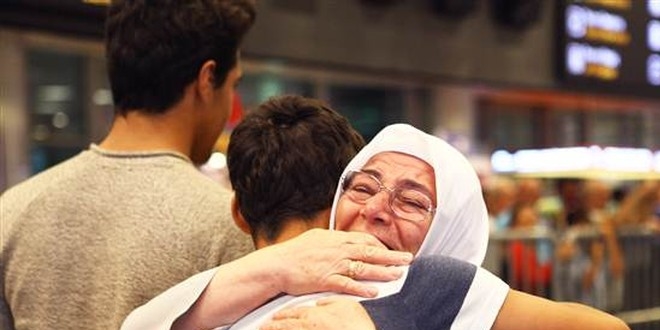 İlk hacı kafilesi yurda döndü