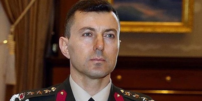 'Saray'ın içindeki yaverlik binasının kapılarını açık tutun'