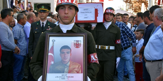 Şehit Jandarma Er Tezcan, son yolculuğa uğurlandı