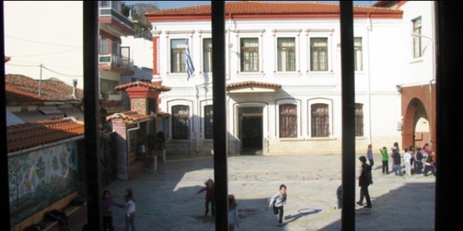 Yunanistan dokuz Trk okulunu kapatt
