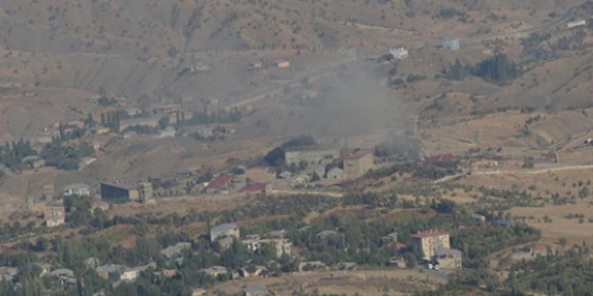 PKK'lı teröristler Derecik'te üs bölgelerine saldırdı
