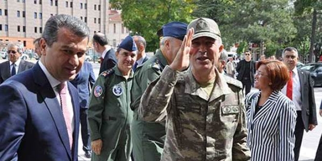 Genelkurmay Başkanı Akar'dan en kritik üsse ziyaret